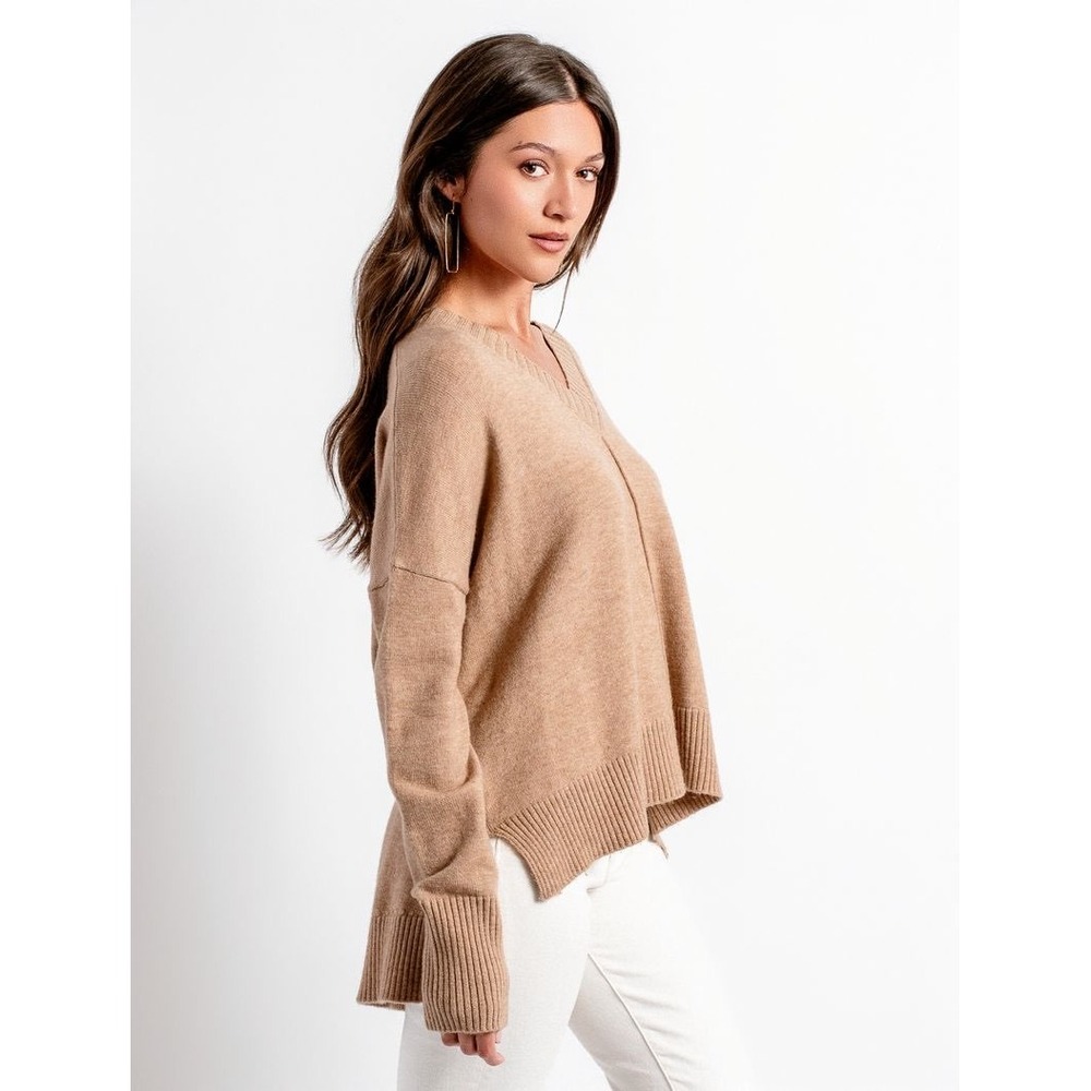 NWT Kerisma Favorite Gwyneth V-Neck Hi-Low‎ Knit Sweater Womens M/L Wool Blend